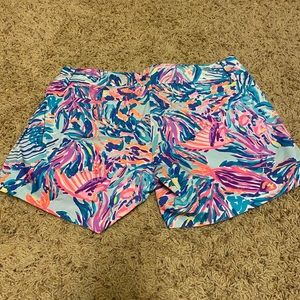 Lilly Pulitzer Callan Short. 5in Inseam. Size 6.